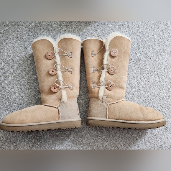 SOLD UGG women's Bailey Button Triplet II Boot Sand SIZE 7 - Picture 7 of 14